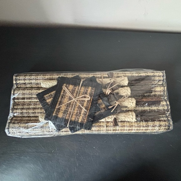 $5 ADD ON NEW Oriental Bamboo Dining Set of 4 Including Placemats And Utensils - Picture 2 of 3